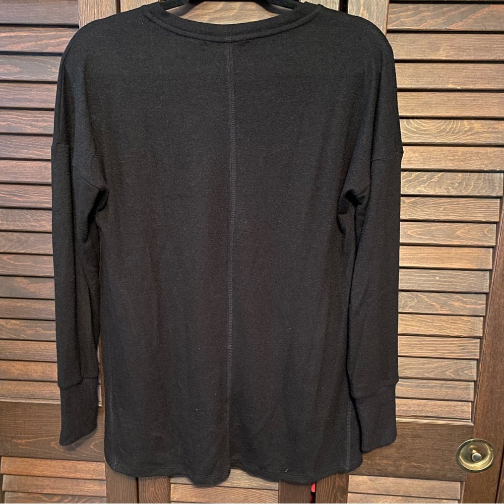 Black v-neck sweater - Picture 2 of 5